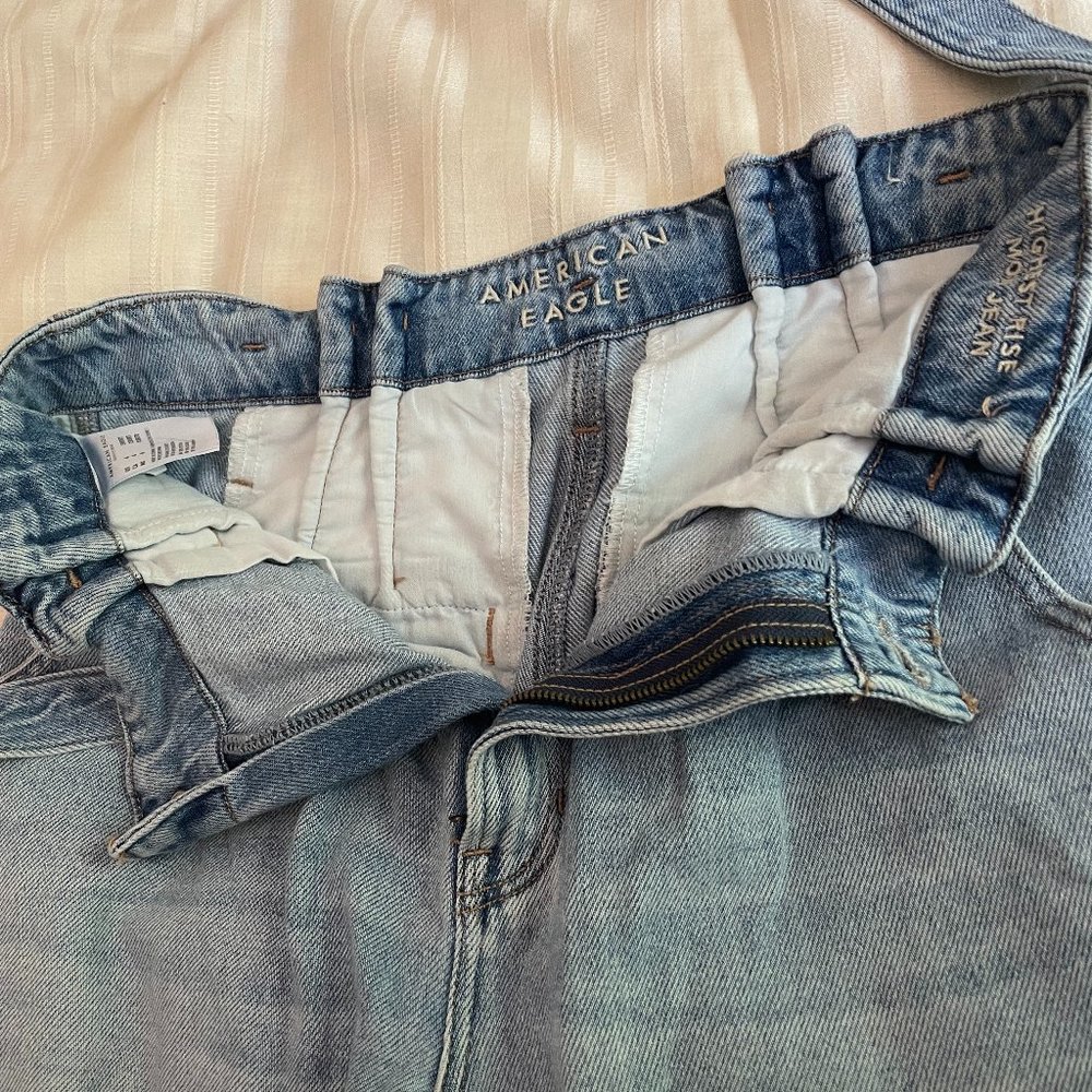 American Eagle High Waisted Paperback Jeans with Self-tie